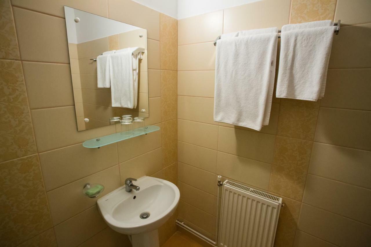 Camere De Inchiriat Hatuica Exteriér fotografie